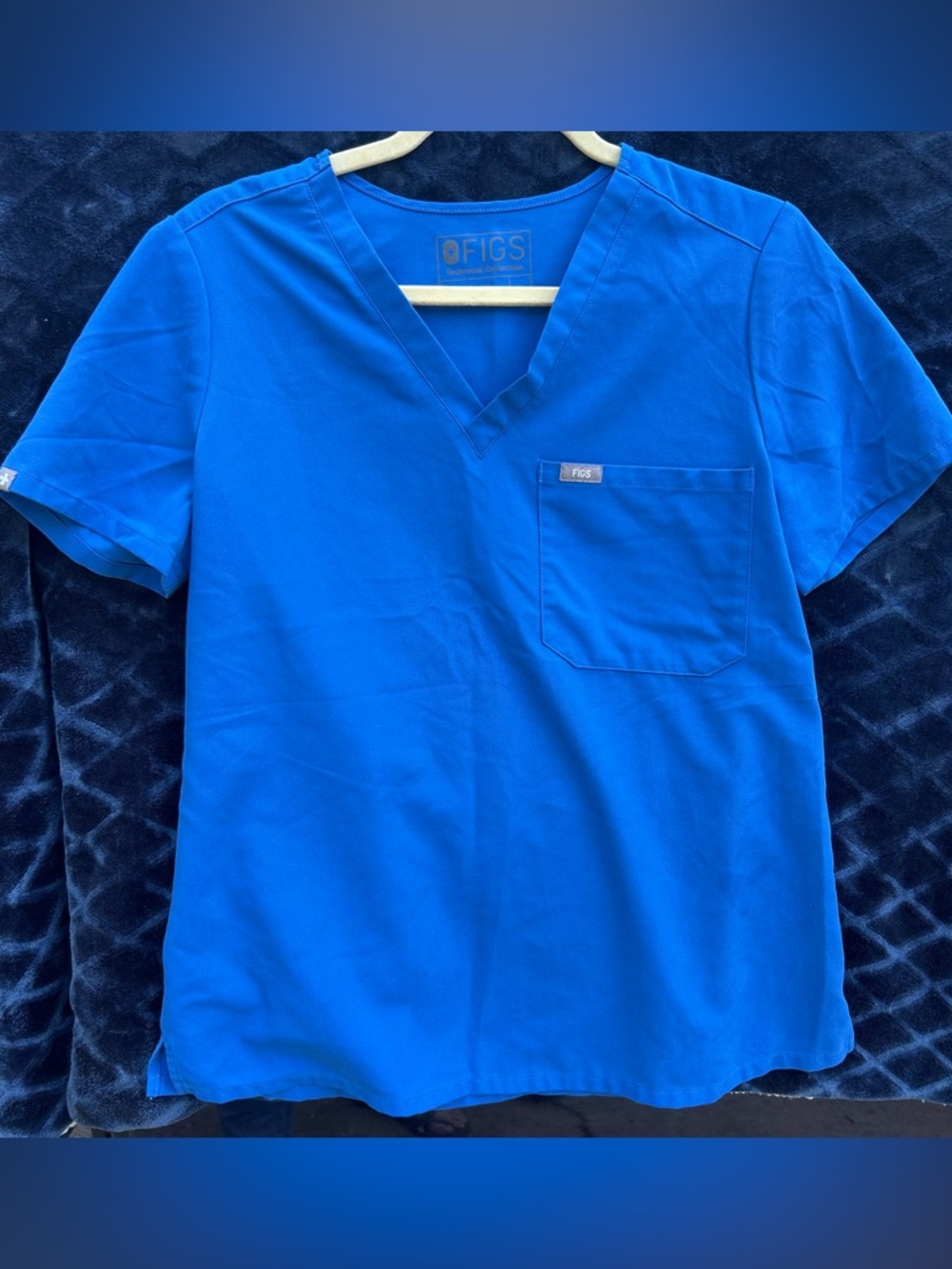 Figs scrub top